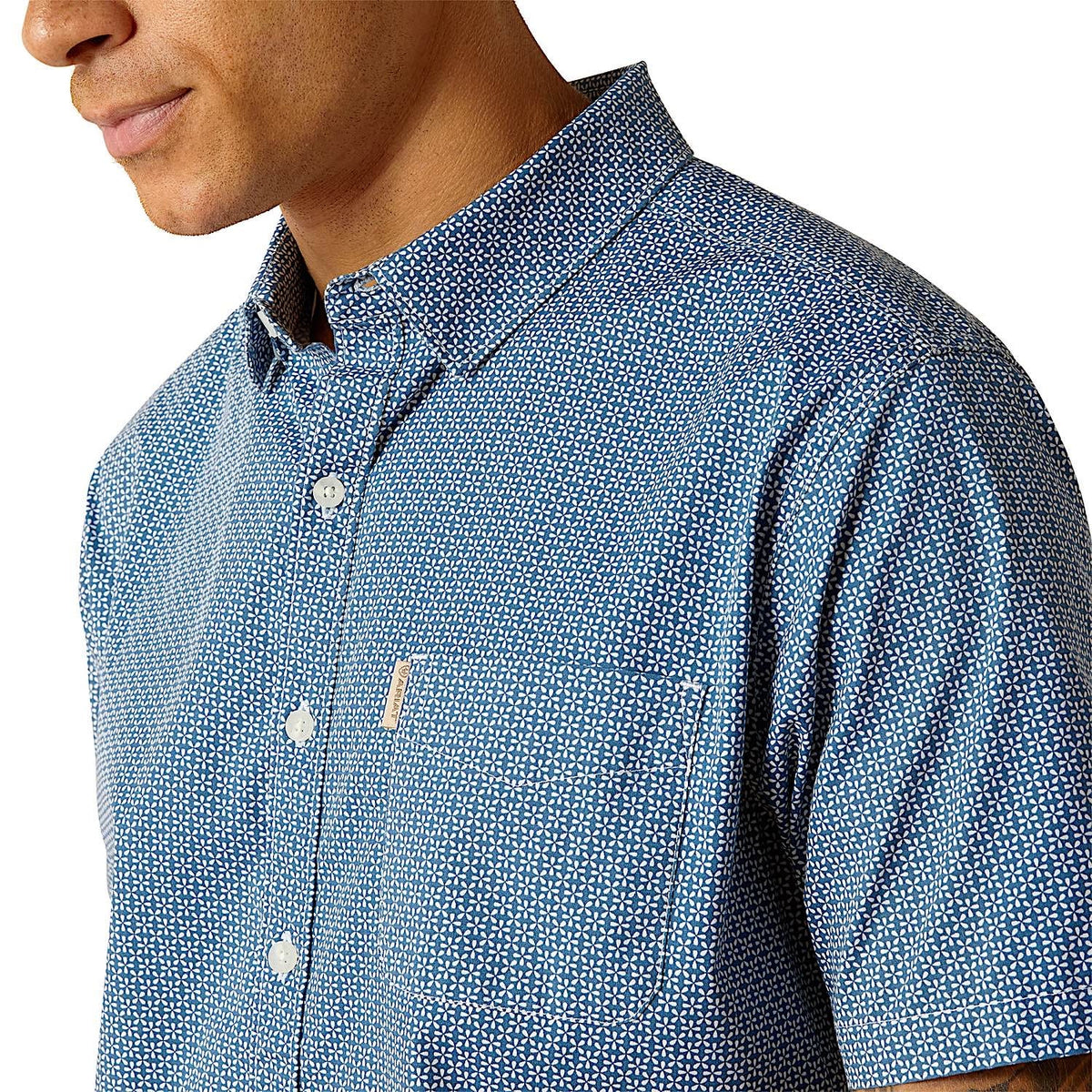 Ariat Men’s Modern Fit Miller Short Sleeve Shirt Blue Ridge