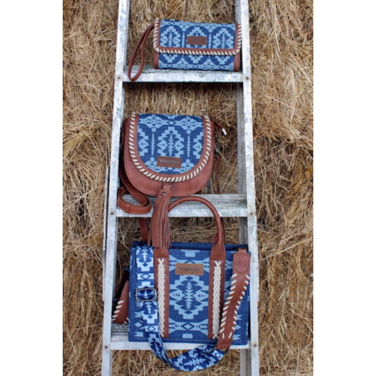 Wrangler Women’s Dakota Whipstitch Wallet Bag - Denim