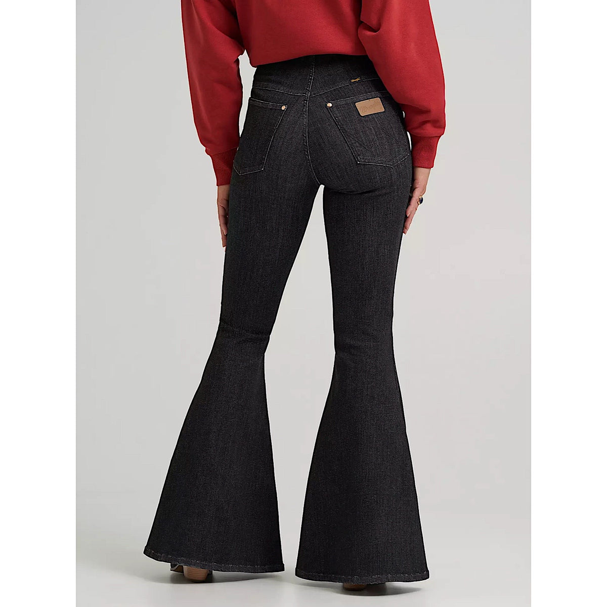 Wrangler X Lainey Wilson Women’s Pull On Bell Bottom Jean - Black Wash