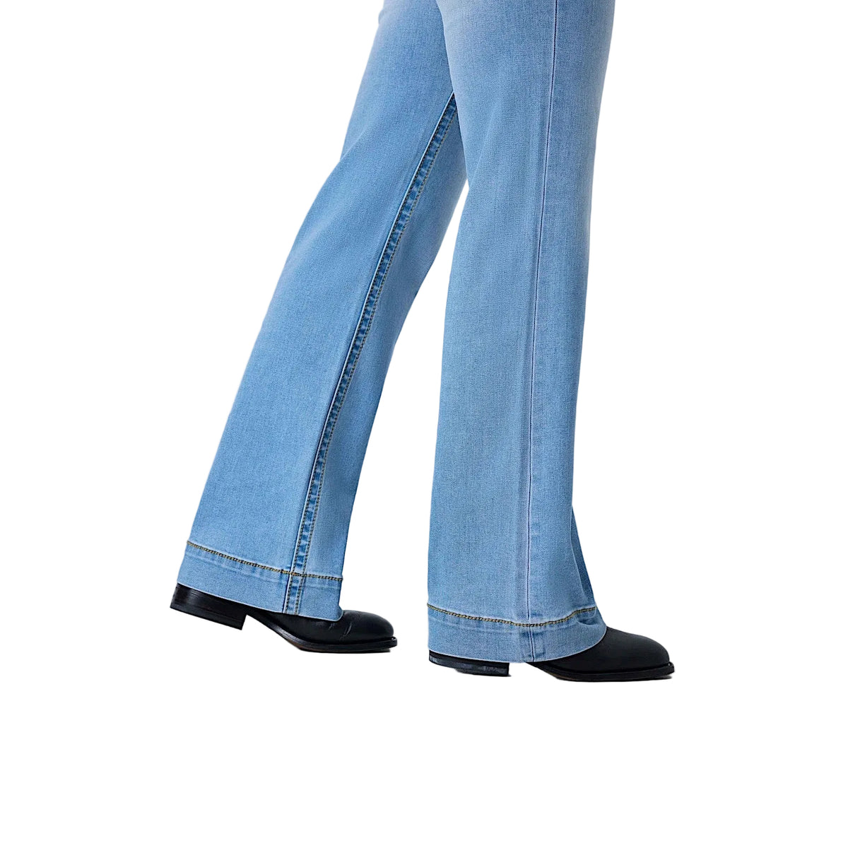 Ringers Western Women's Indi Rodeo High Rise Wide Bootleg Jean - Light Blue