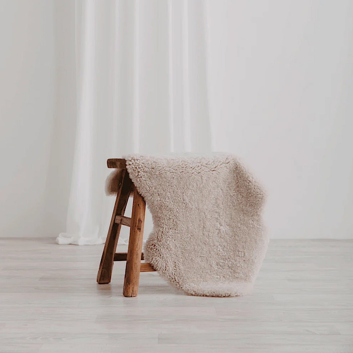 Huxford Grove Kingston Sheepskin Rug - Oatmeal