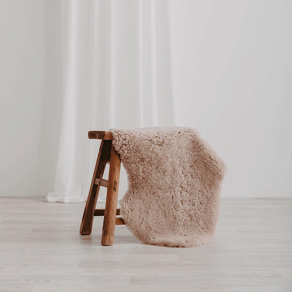 Huxford Grove Kingston Sheepskin Rug - Nappa