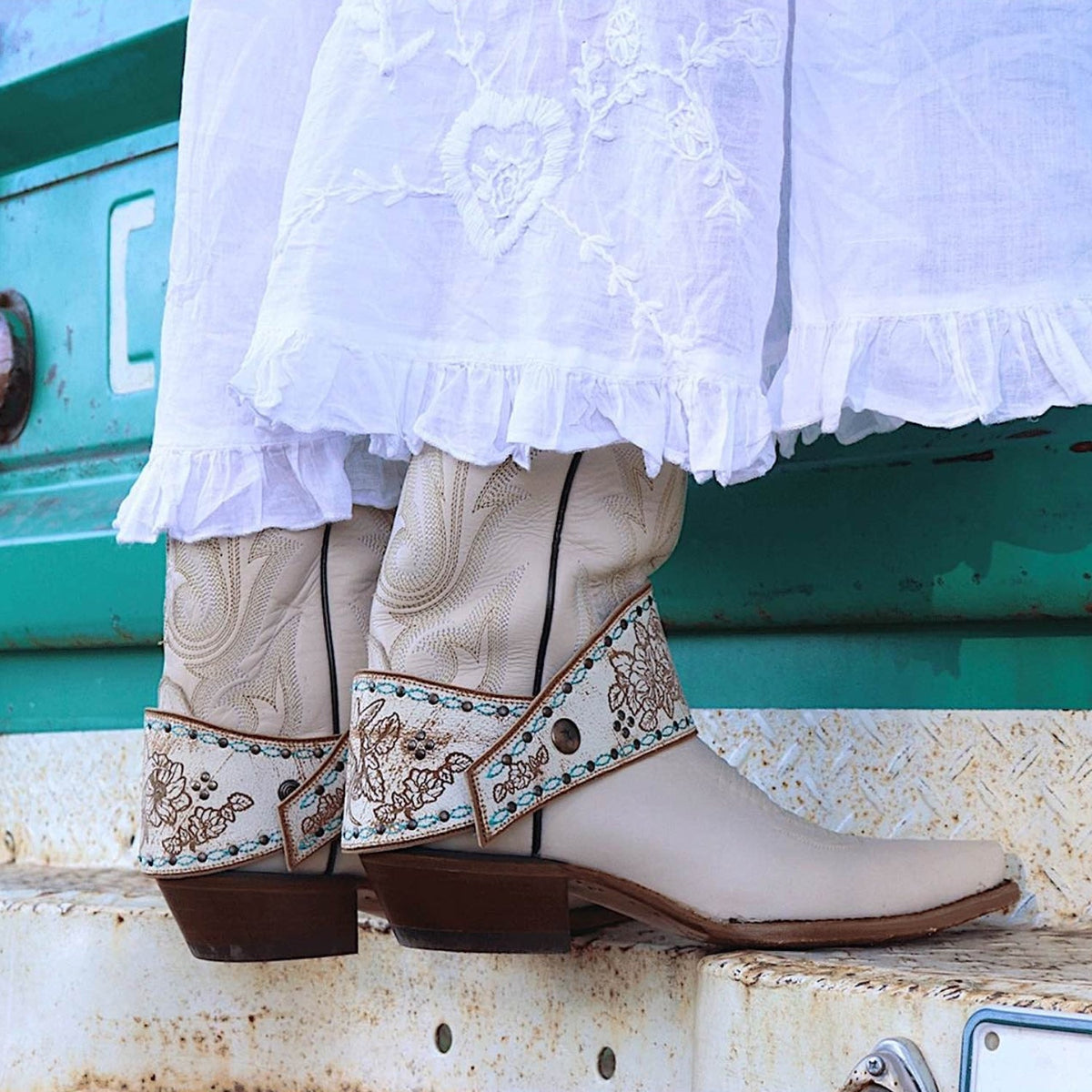 Boot Lassos Hummingbird - Antique White