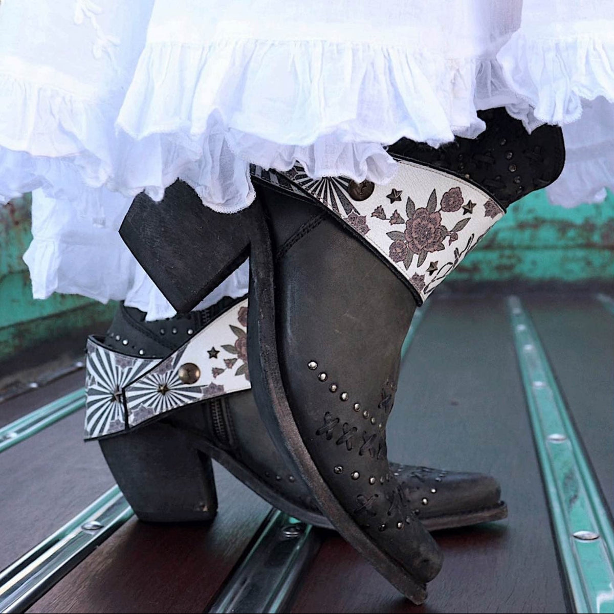 Boot Lassos Sassy - White / Black
