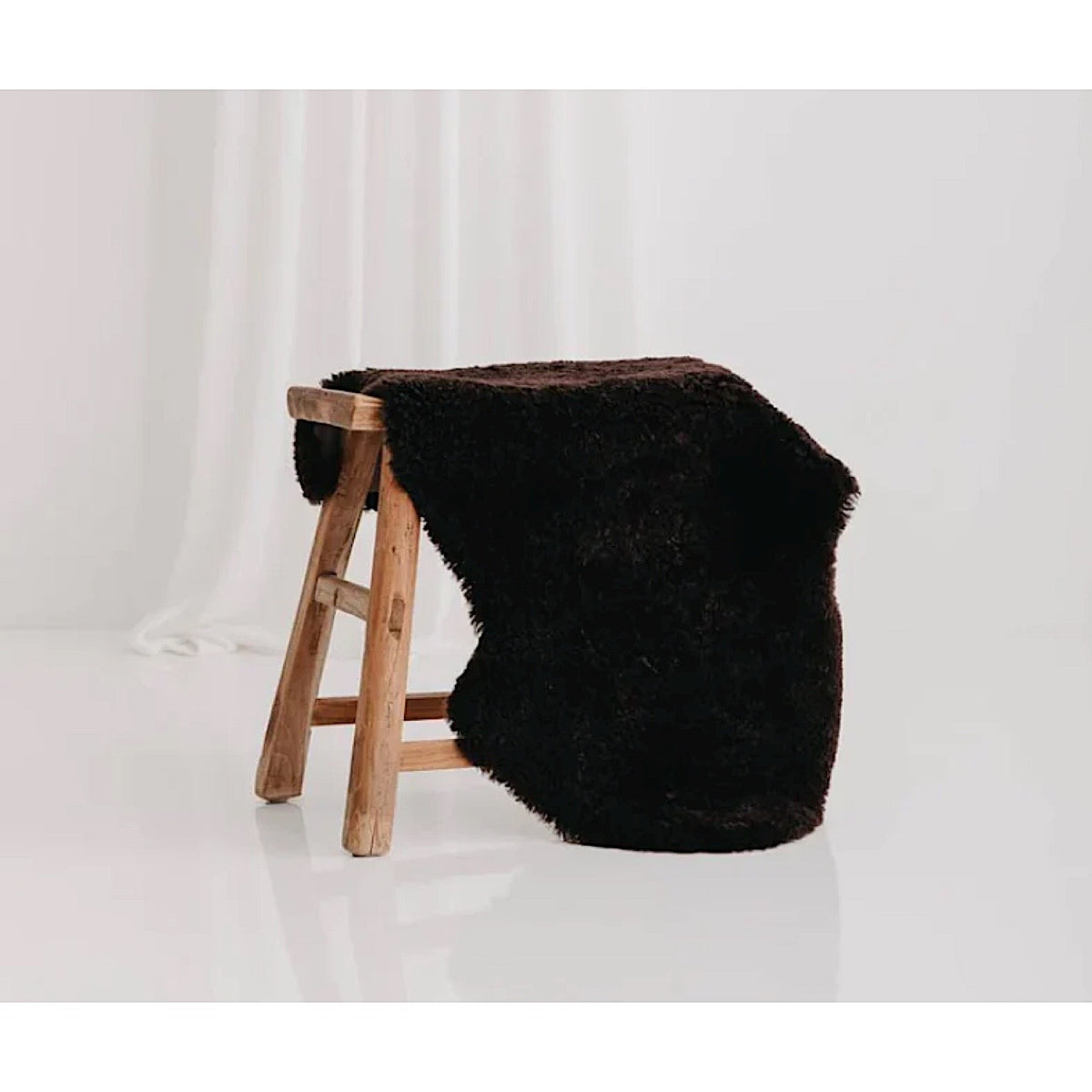 Huxford Grove Kingston Sheepskin Rug - Cafecito