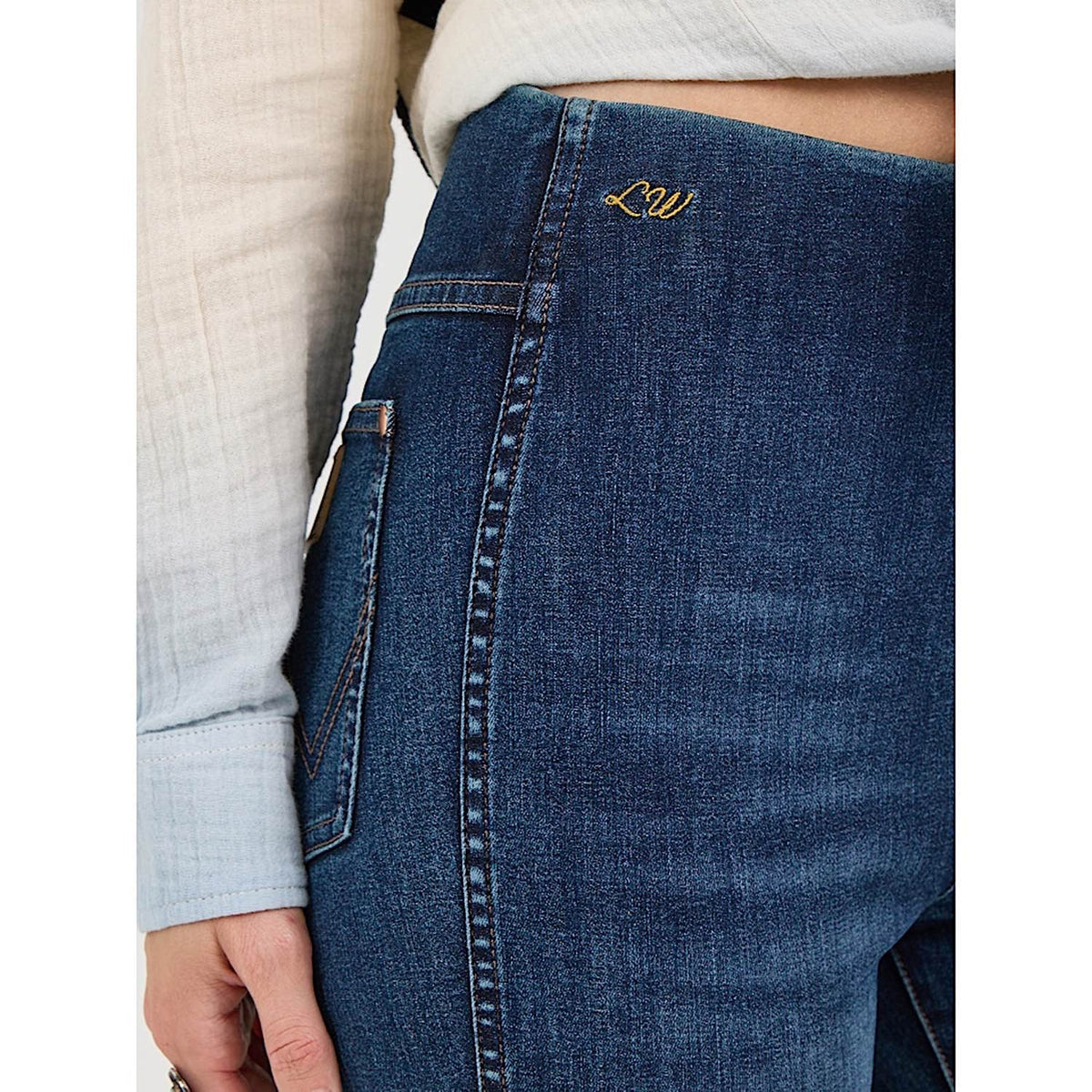 Wrangler X Lainey Wilson Women’s Pull On Bell Bottom Jean - Blue