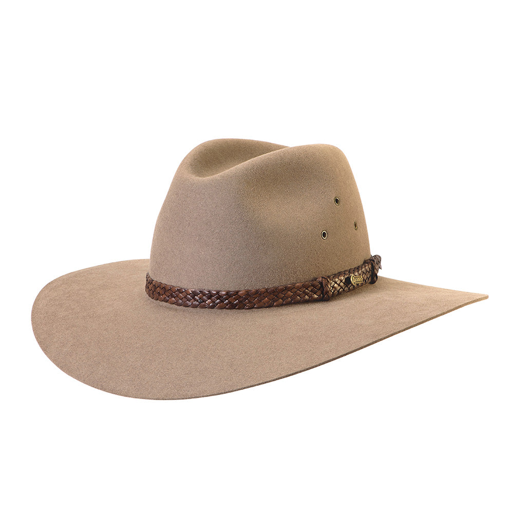 R.M.Williams, Ariat, Thomas Cook, Akubra, Wrangler and much more